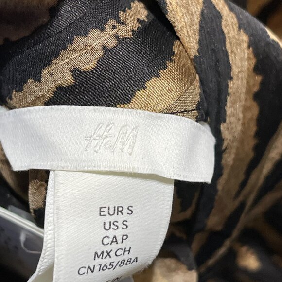 New H & M Women's Blouse Brown Black Leopard Size S Small Mock Neck - Picture 7 of 10